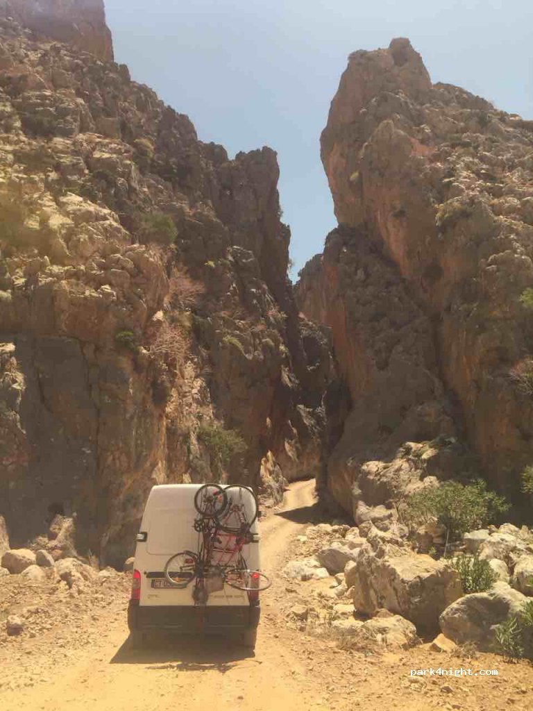 (704 00) Kofinas - Unnamed Road — foto
