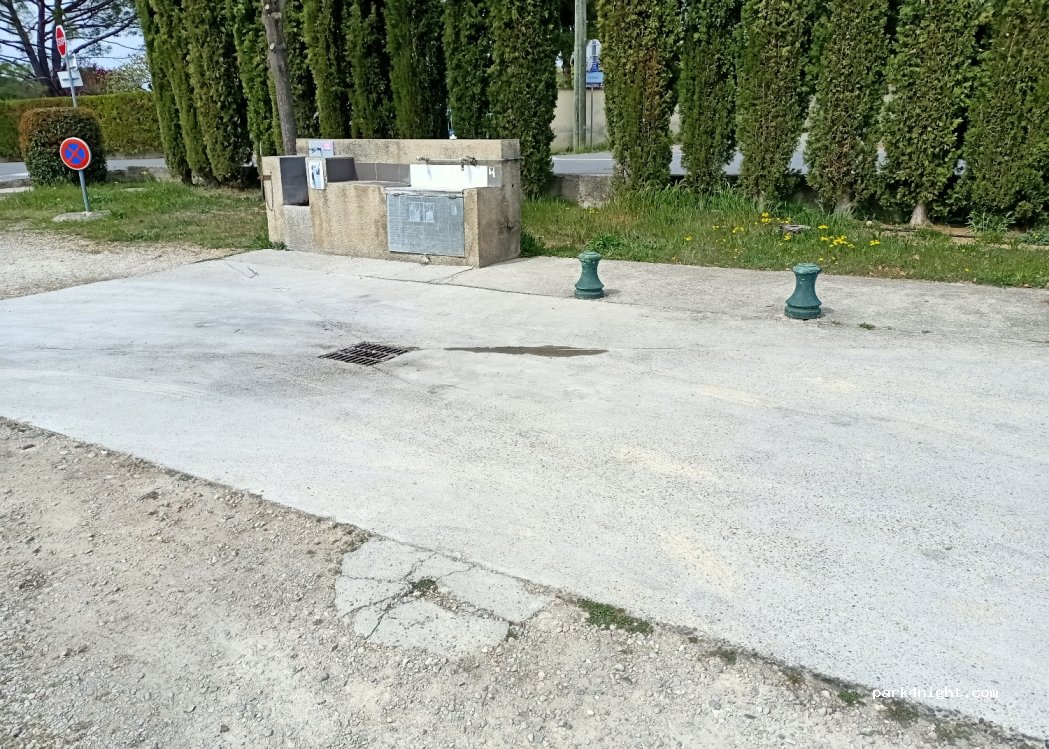 Aire de Campingcar de Colombier — foto 3