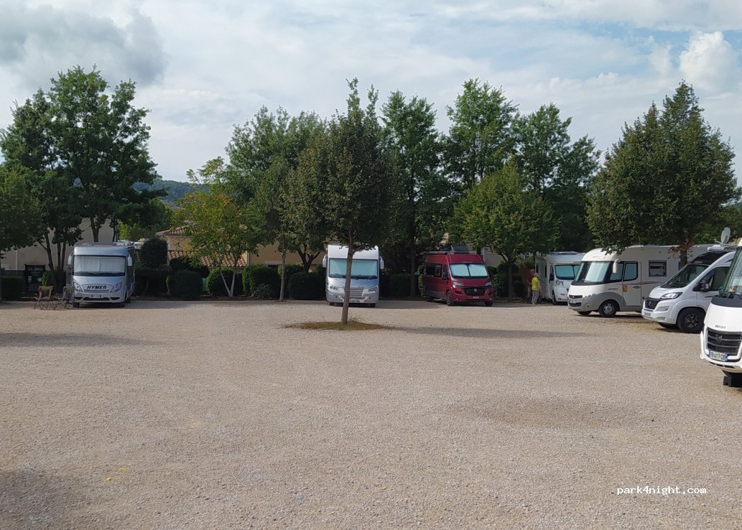 Aire de Campingcar de Colombier — foto 4