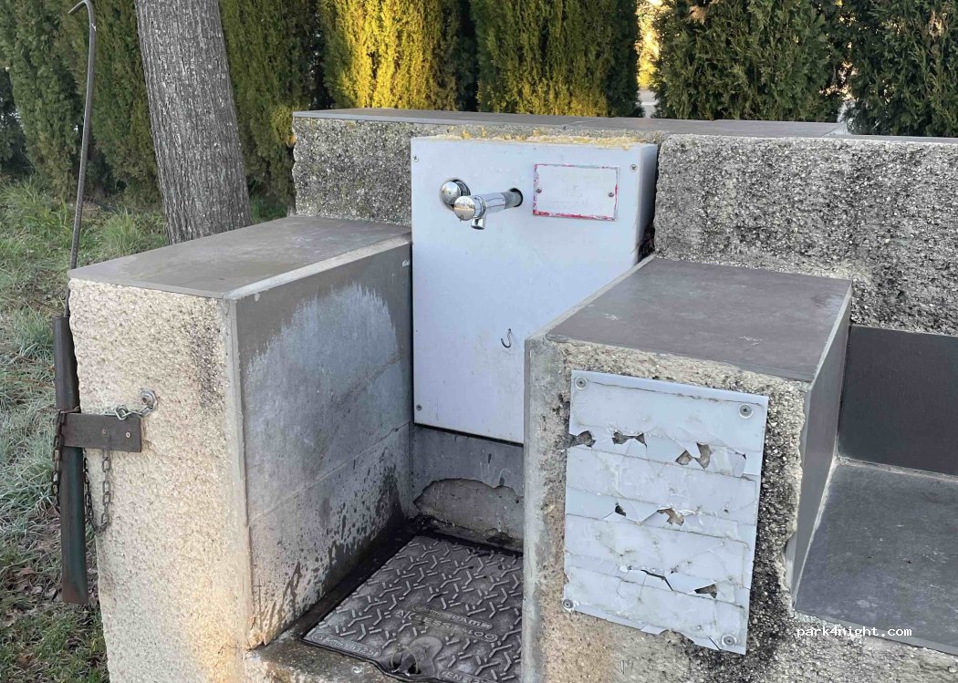 Aire de Campingcar de Colombier — foto 5