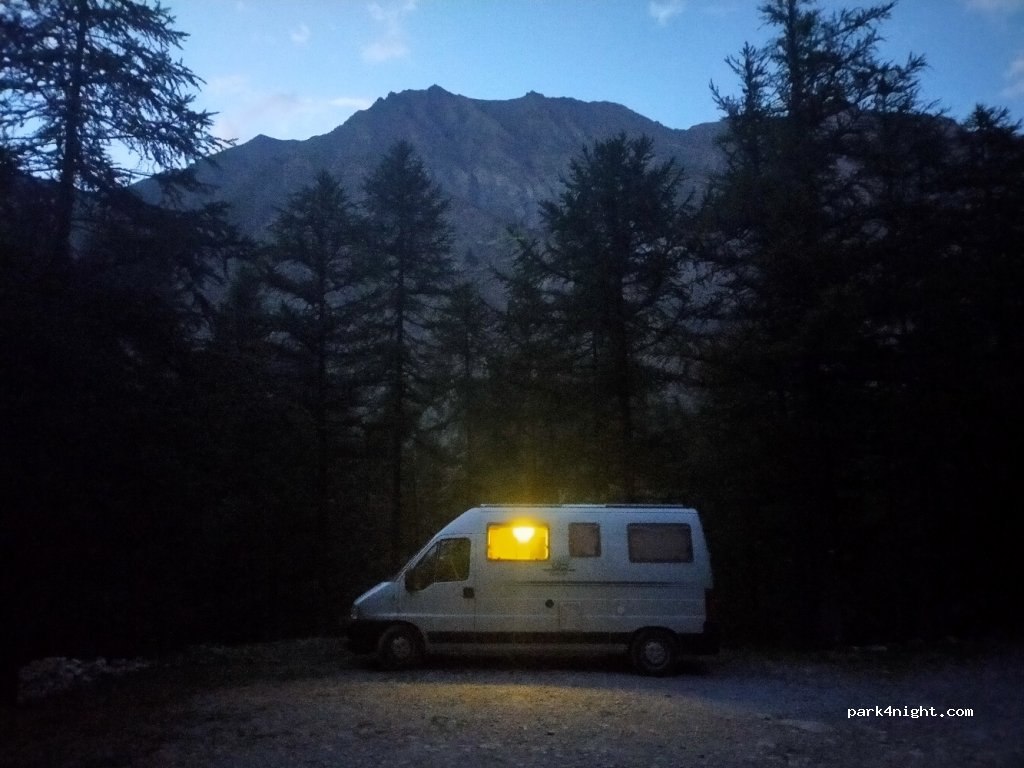 (04530) La Condamine-Châtelard - Unnamed Road — foto