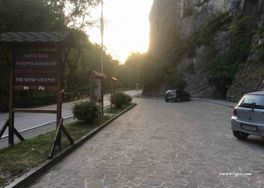 (60040) Genga - Unnamed Road — foto