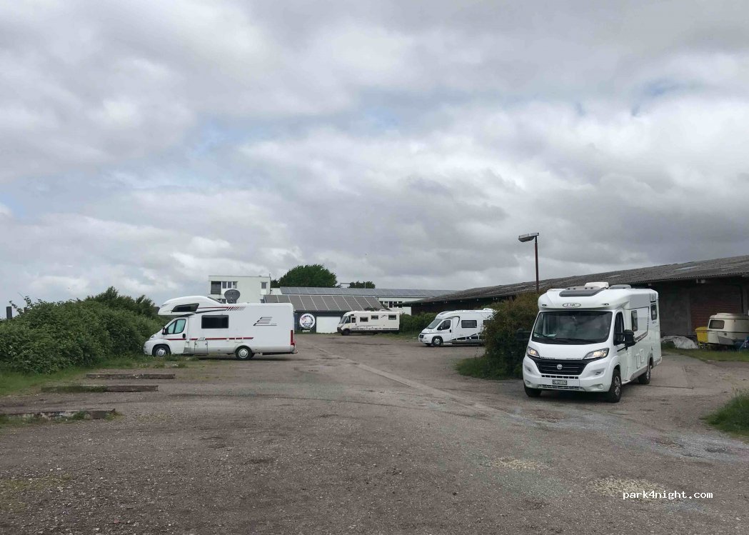 Wohnmobilstellplatz Fischhaus Loof — foto 2