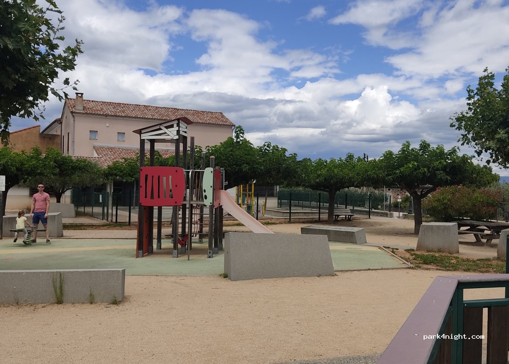 (07110) Vinezac - 24 Le Village — foto 3
