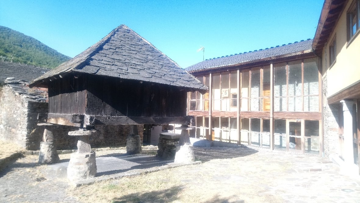 (33812) Degaña - 36A Lugar Barrio los Tachos — foto 4