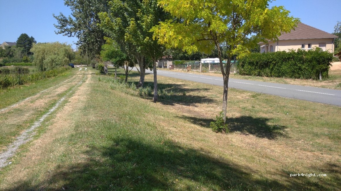 (23140) Cressat - 31 Route de la Gare — foto 2