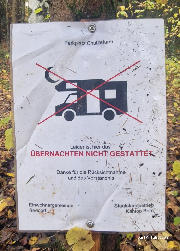 Frienisberg Parkplatz Chutzenturm — foto