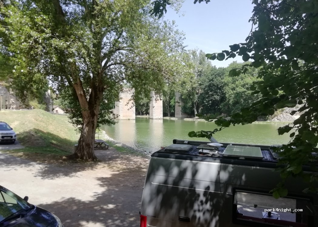 (86320) Lussac-les-Châteaux - 6 Rue du Château — foto