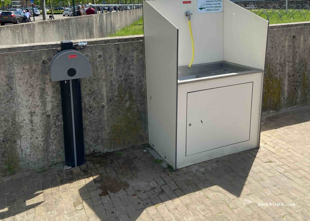 Camperplaats Boulevard Noord Bergen Op Zoom — foto 2