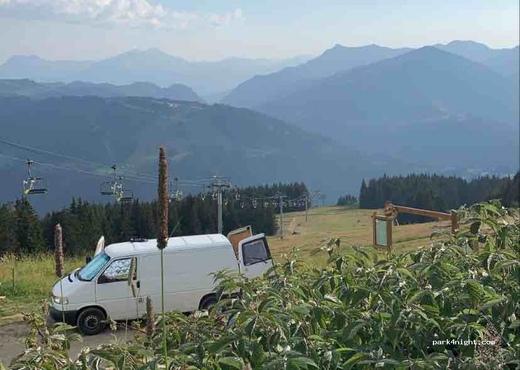 (74110) Morzine - Unnamed Road — foto