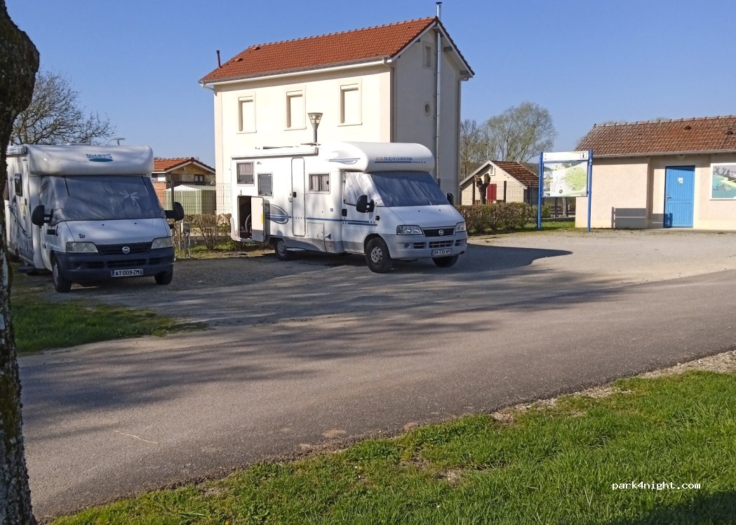 Aire de camping-car Maxey-sur-Meuse — foto 3