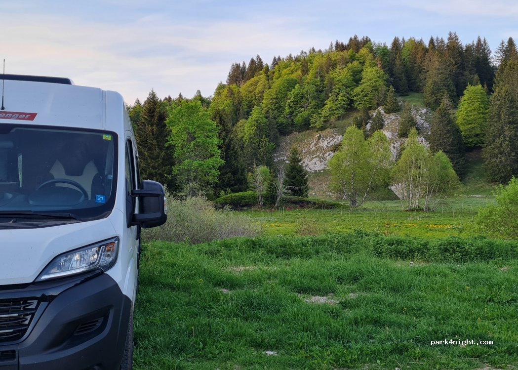 Aire de camping-car La Pesse — foto 3