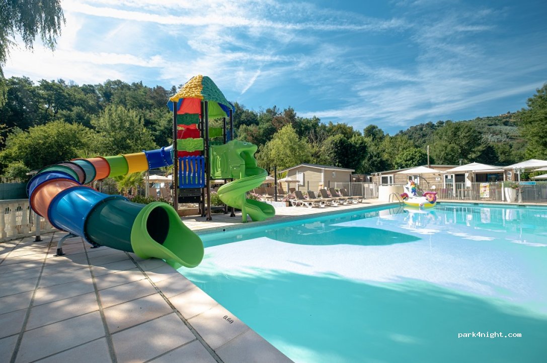Camping Le Parc Des Monges — foto