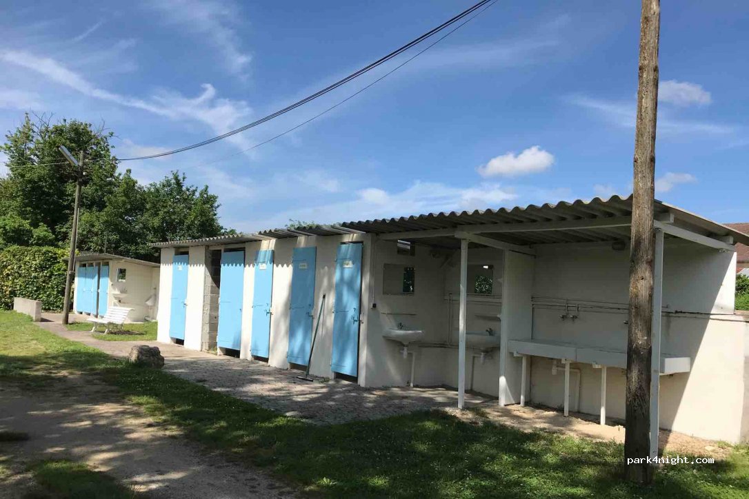 Camping Les Étangs de la Mandre — foto