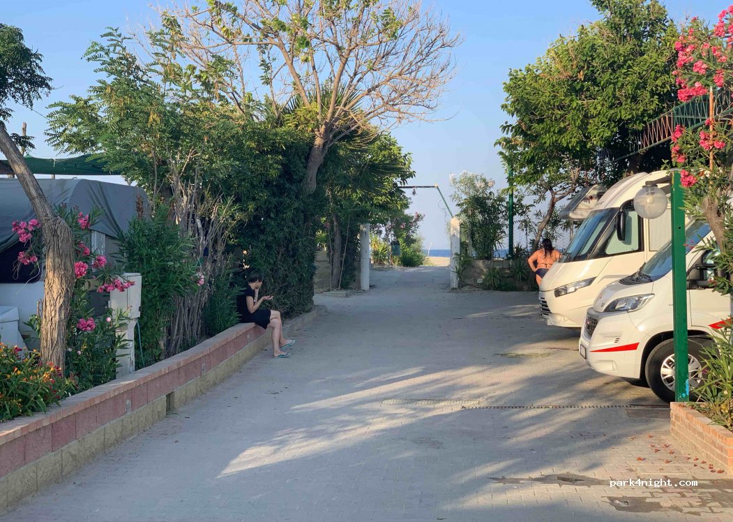 Camping Oasis Badolato. — foto