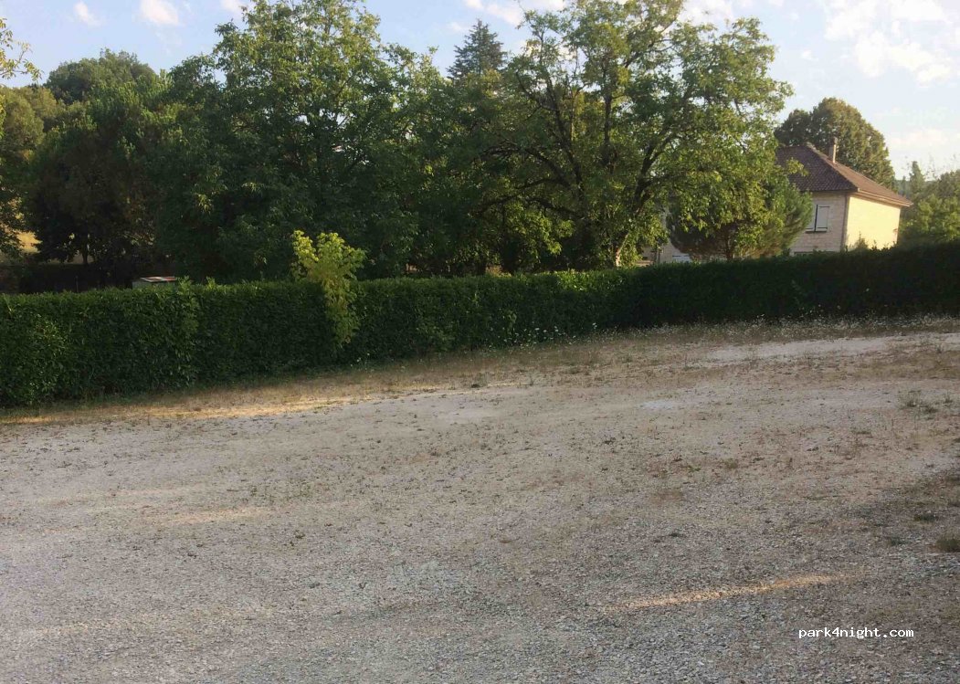 (46200) Lacave - Unnamed Road — foto
