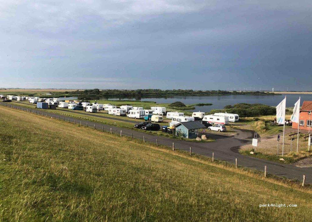 Wohnmobilstellplatz am Deich in Meldorf — foto 2