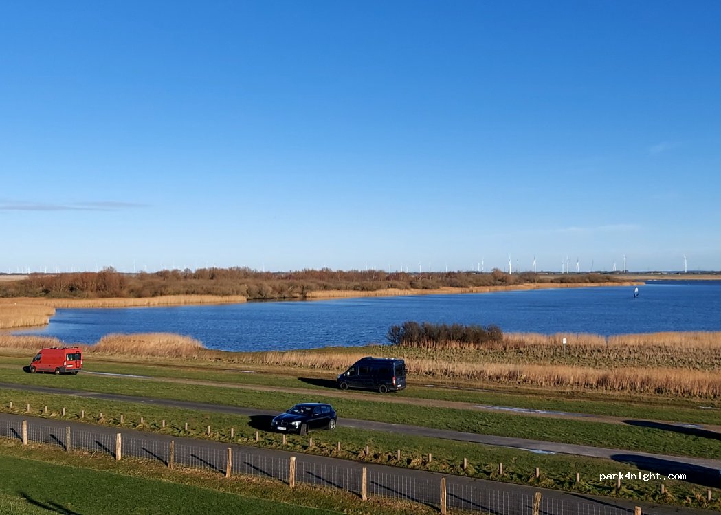 Wohnmobilstellplatz am Deich in Meldorf — foto 4