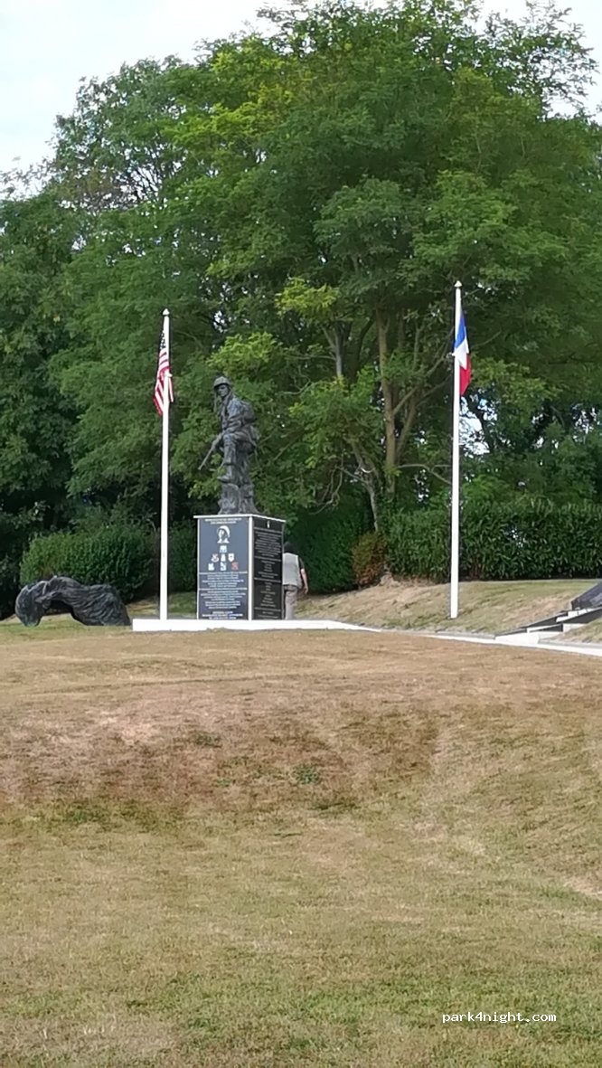 (50480) Sainte-Mère-Église - 12 La Fière — foto 2
