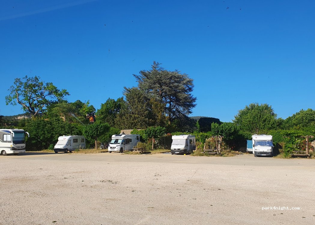 Aire de Camping Car Chusclan — foto 3