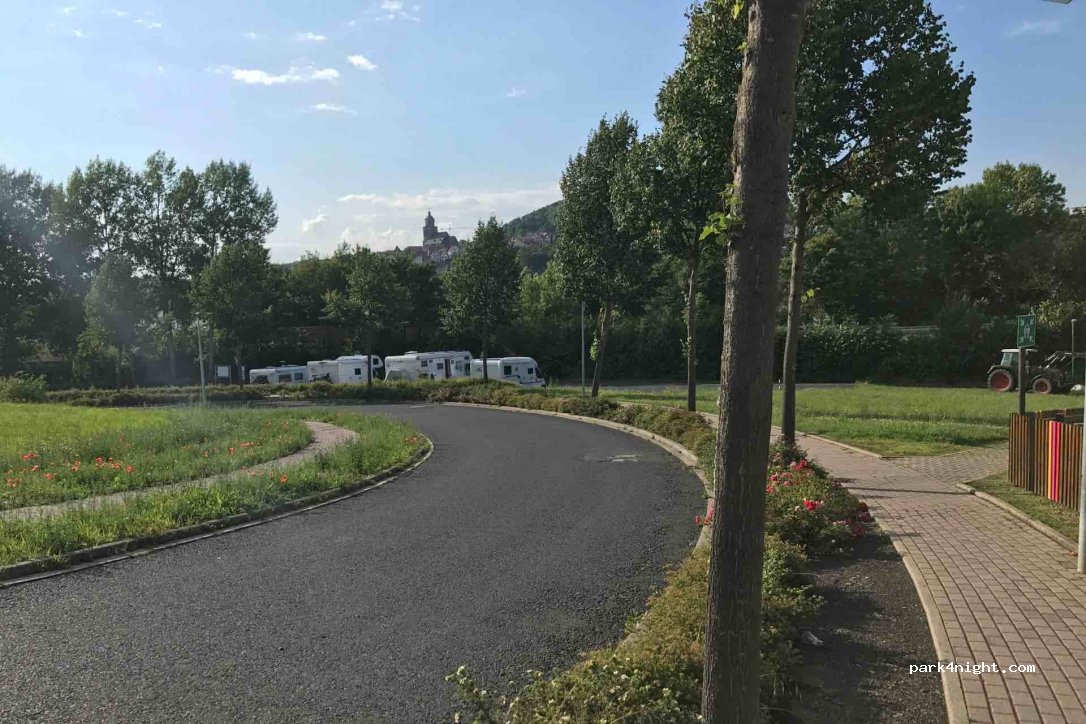 Wohnmobilstellplatz Homberg — foto