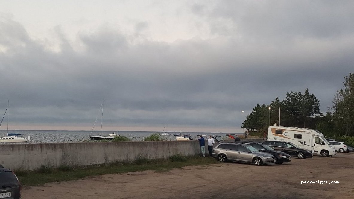(81-198) Rewa - 28 Koralowa — foto