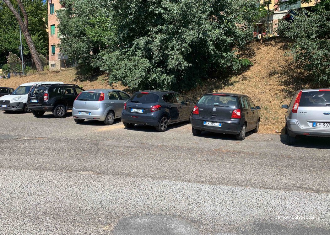 (53100) Siena - 32 Via Martiri Caserma Lamarmora — foto