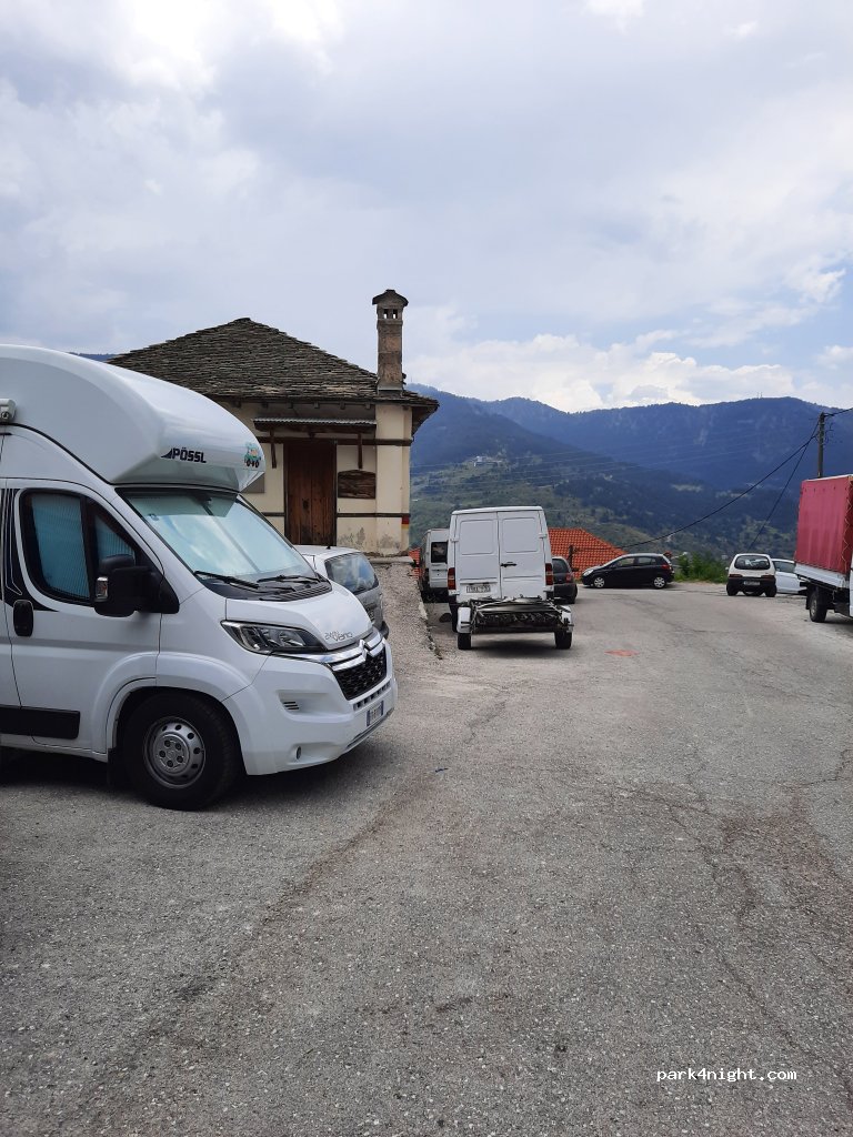 (442 00) Metsovo - Unnamed Road — foto