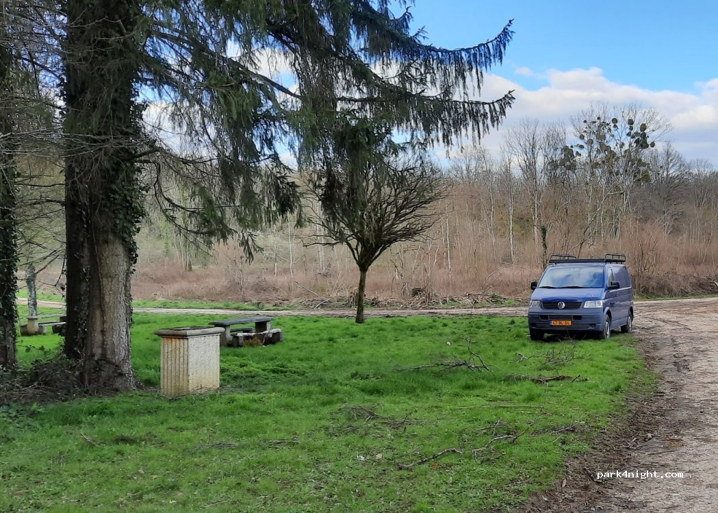 (52140) Val-de-Meuse - Derrière le Château — foto 3