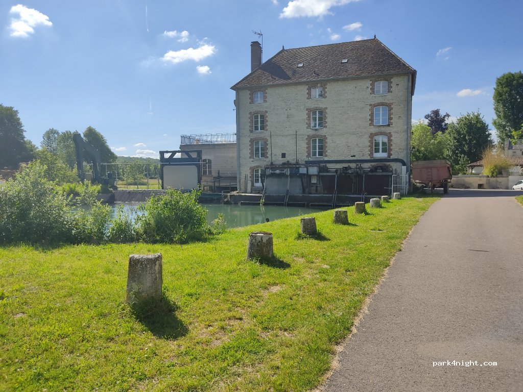 (10140) Bossancourt - 4 Rue du Moulin — foto