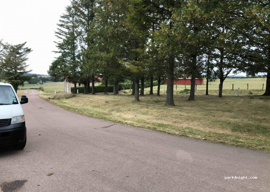 (58270) Saint-Jean-aux-Amognes - Le Pavillon — foto