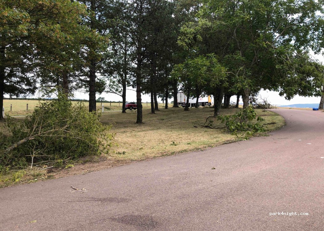 (58270) Saint-Jean-aux-Amognes - Le Pavillon — foto 2