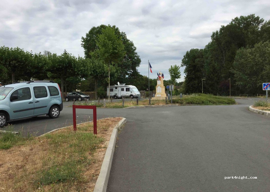 (24160) Excideuil - 2 Allée André Maurois — foto