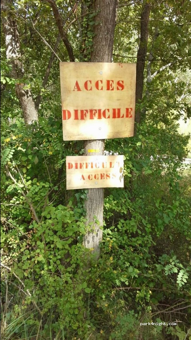 (84400) Villars - Unnamed Road — foto