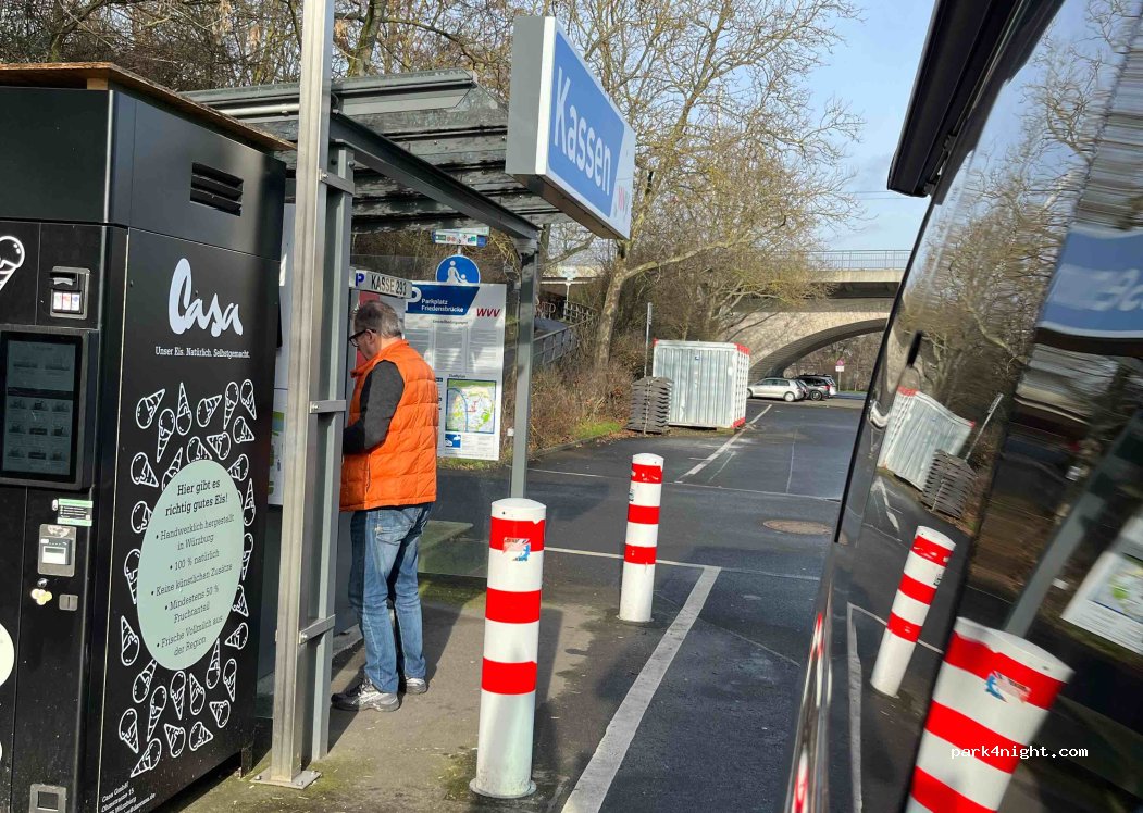 Wohnmobilstellplatz an der Friedensbrücke Würzburg — foto 3