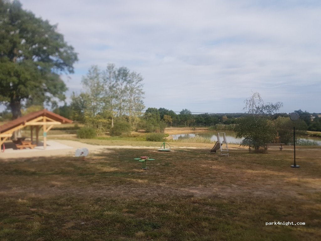 (03160) Saint-Plaisir - Le Monsiaux — foto 2