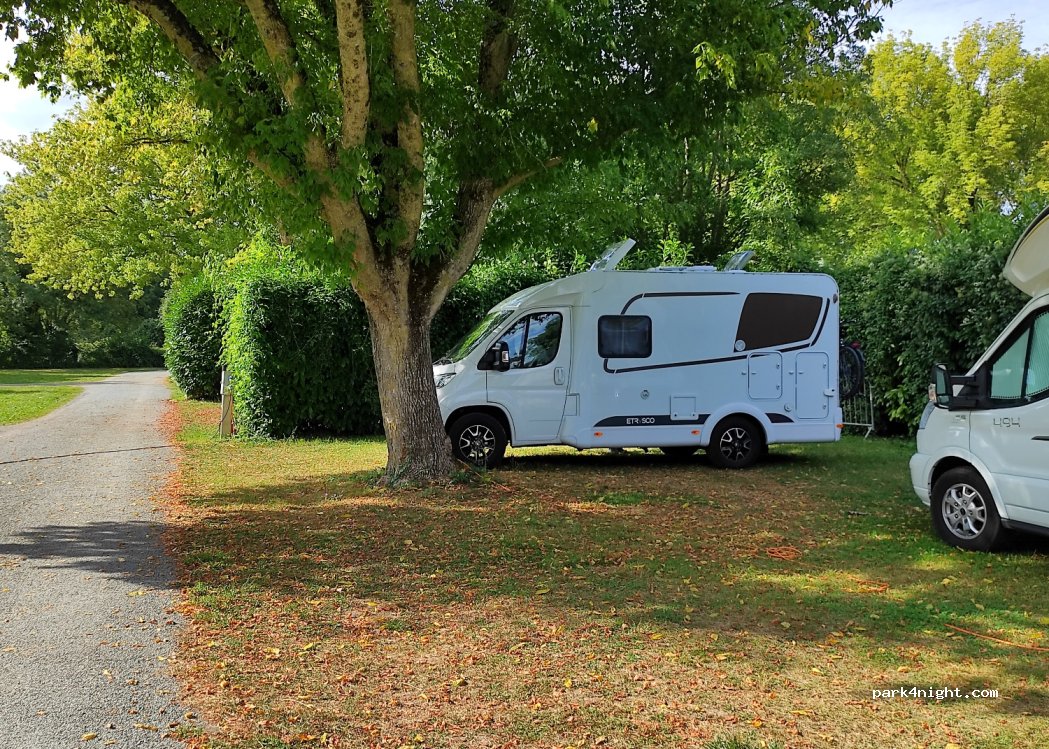 (79210) Mauzé-sur-le-Mignon - Rue du Port — foto 2