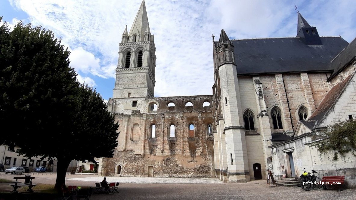 (37600) Beaulieu-lès-Loches - 2 Place du Maréchal Leclerc — foto 2