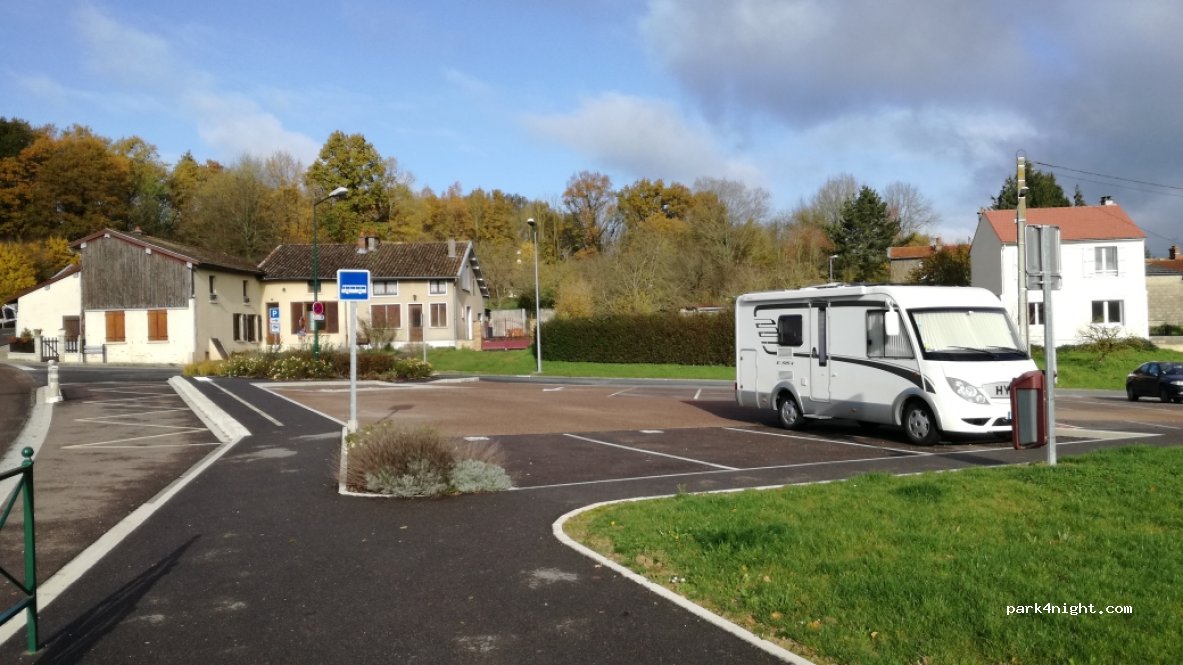 (51800) Chaudefontaine - 28 Rue Principale — foto