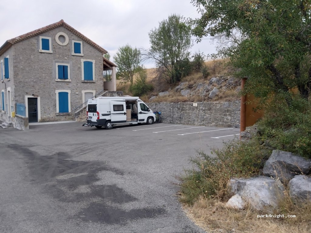 (05300) Garde-Colombe - D94 — foto
