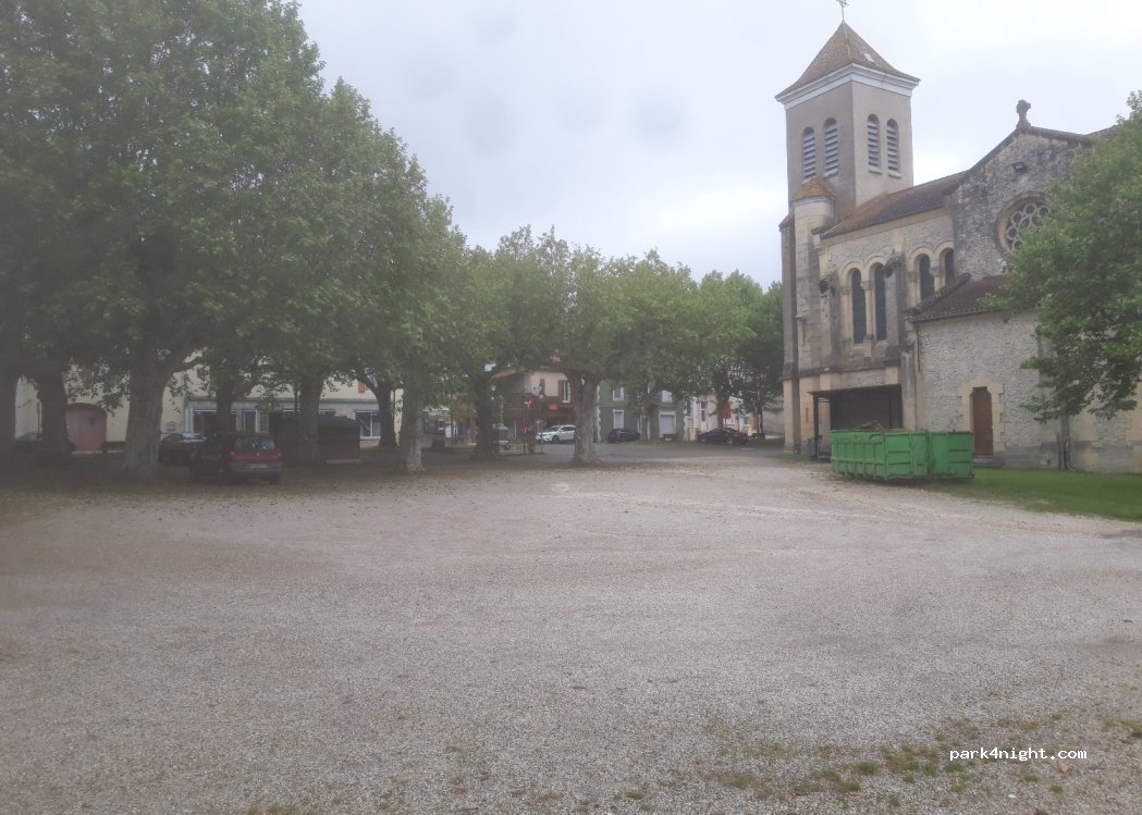 (47140) Dausse - 29 Place du 8 Mai 1945 — foto