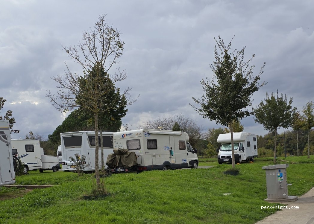 Aire camping-cars Albi — foto 4