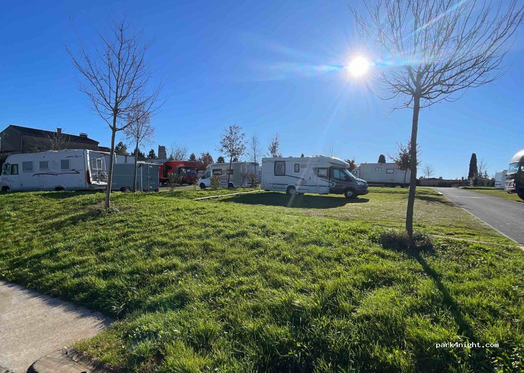 Aire camping-cars Albi — foto 5
