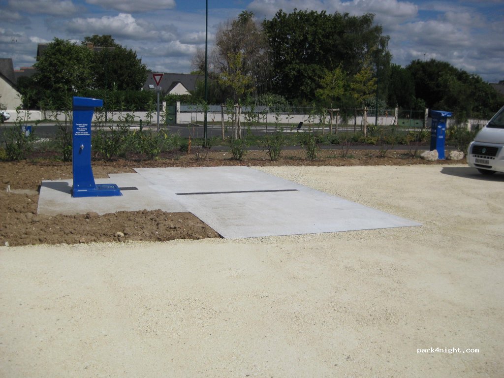 Aire de campings-cars Pocé-sur-Cisse — foto 2