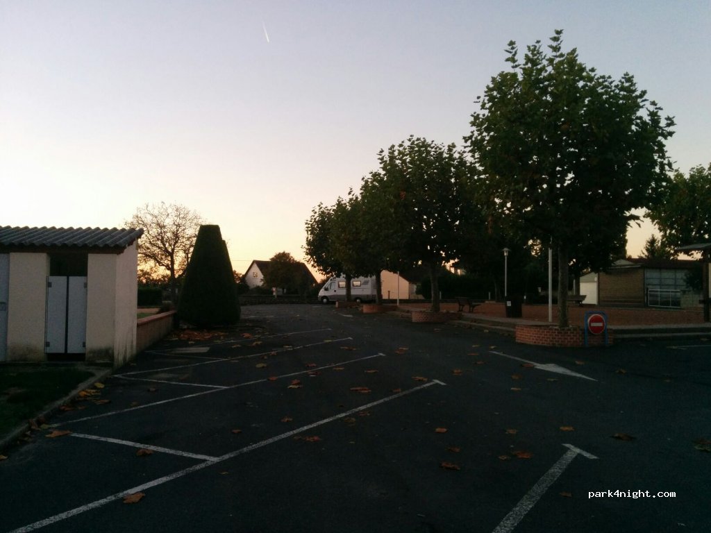 (03170) Saint-Angel - 6-10 Route de Villefranche — foto 3