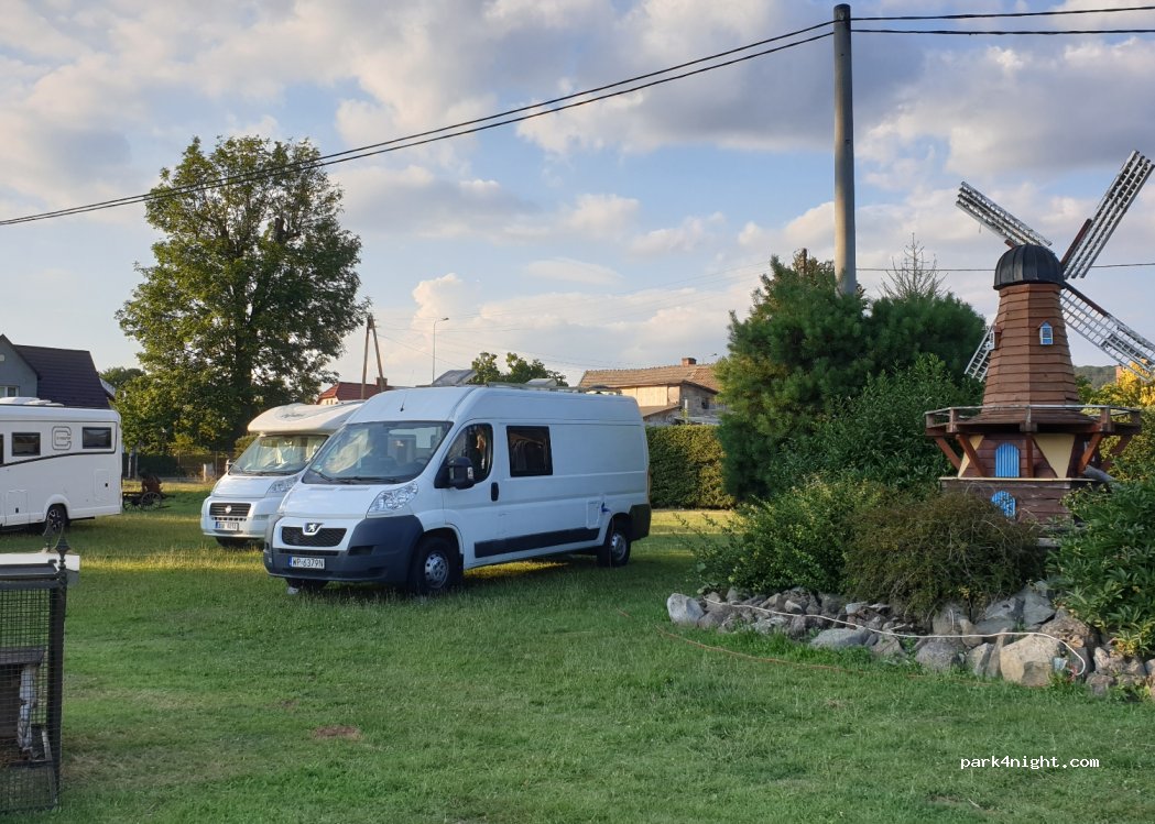Sudeckie Chaty i Smażalnia Ryb. Halina i Piotr Jasińscy — foto 2
