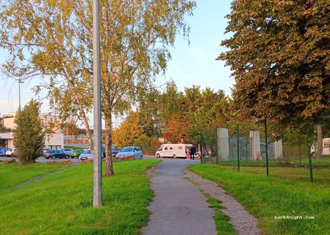 (08300) Rethel - 13-15 Rue Normandie Niemen — foto 3