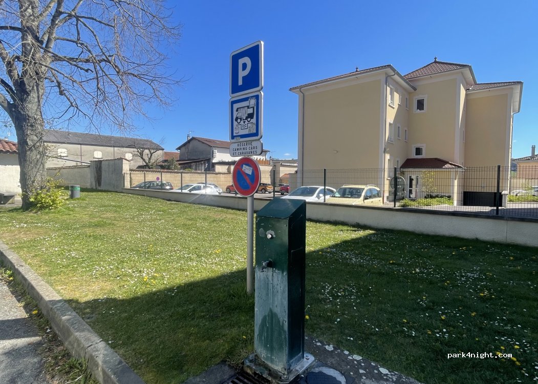 (38440) Saint-Jean-de-Bournay - Place François Mitterand — foto 5