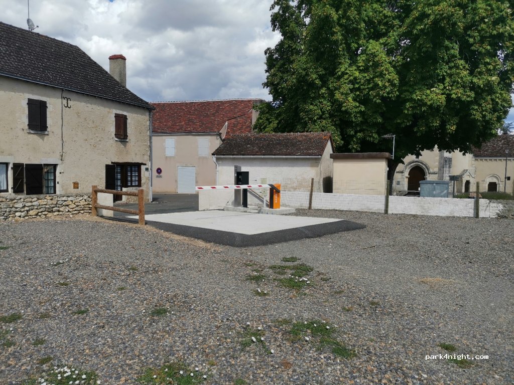 (36370) Saint-Hilaire-sur-Benaize - 5 Route de le Blanc — foto