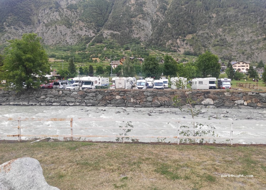 Parcheggio per camper Morgex — foto